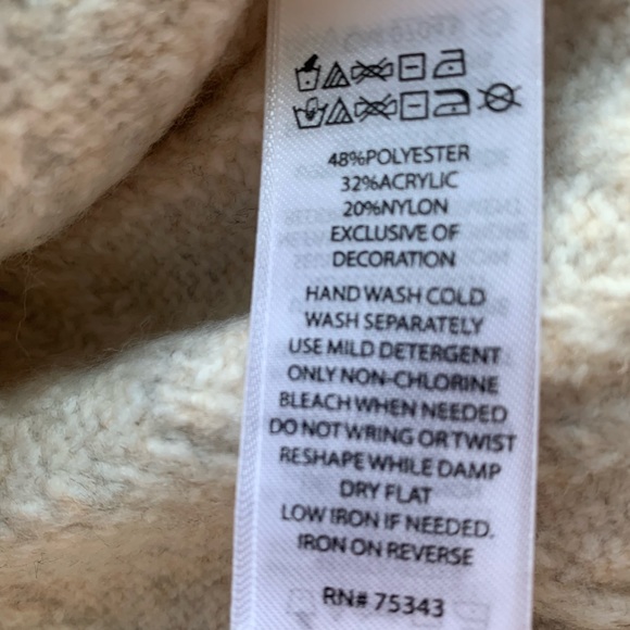 Jessica Simpson Red Heart ♥️ Cardigan Sweater. Size M - Picture 3 of 3